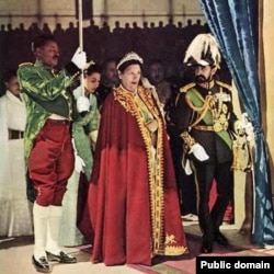 Хайле Селассие со своей супругой императрицей Менен