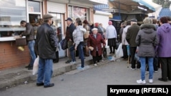 Bread in Simferopol is in short supply due to the constant power outages.