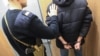 "У врачей есть какой-то страх перед полицейскими". Почему медики в России помогают силовикам скрывать следы пыток