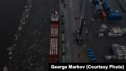 Судно с урановыми "хвостами" в порту Петербурга. Ноябрь 2019