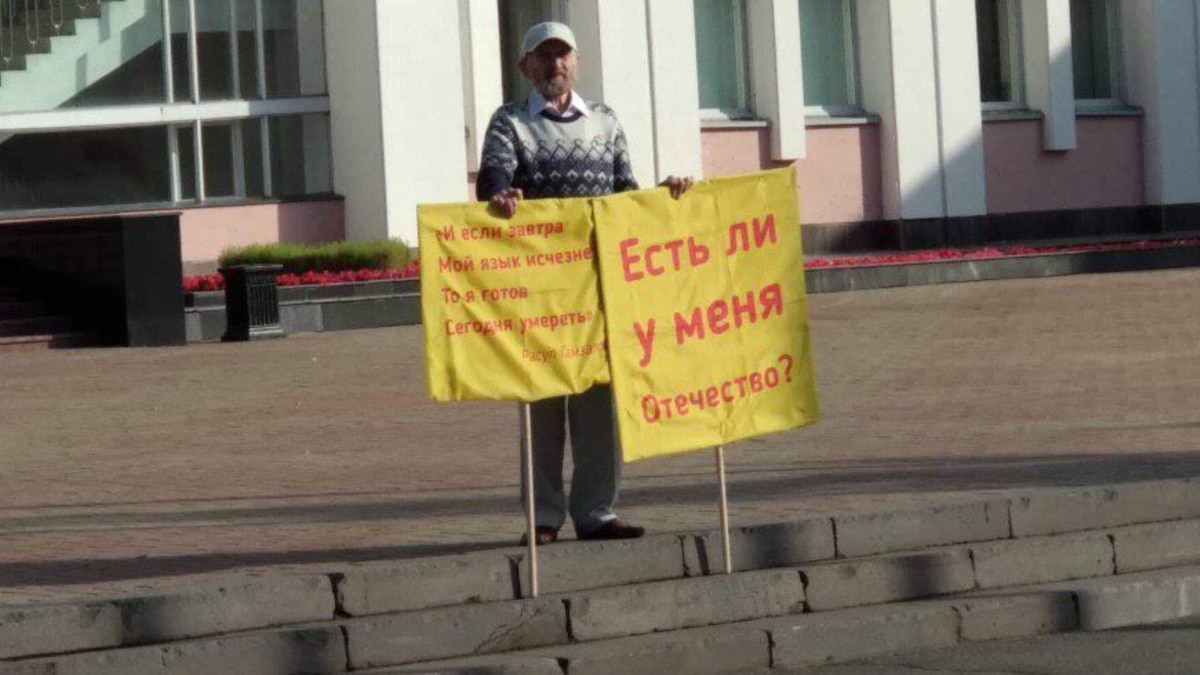 Ученый поджег себя у Госсовета в защиту удмуртского этноса. Позже он  скончался