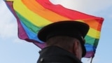 Минюст РФ требует признать "международное движение ЛГБТ" экстремистским. Что ждет квир-сообщество? Объясняет правозащитник