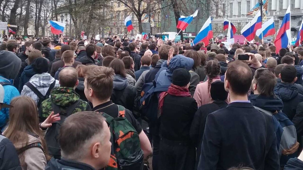 Ютуб новости сегодня. Долой царя митинг. Митинг в СПБ 2018 он нам не царь. Акции протеста в Санкт-Петербурге сейчас. День протеста в Санкт Петербурге.