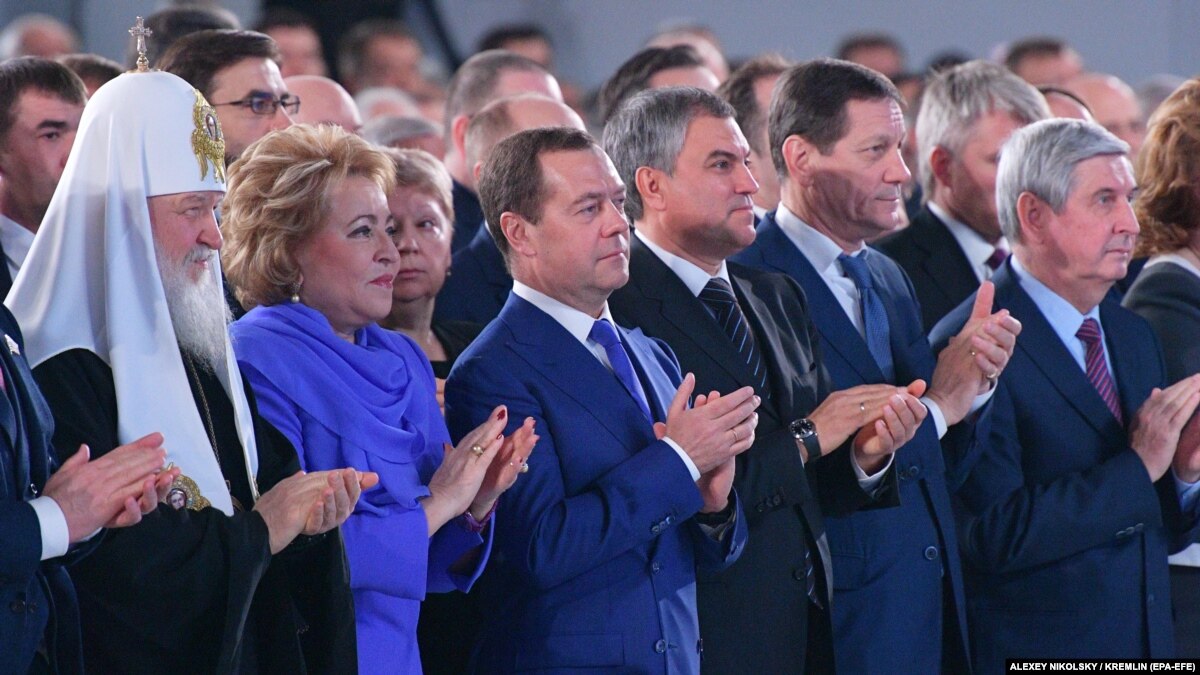 Президенту Туркменістану Бердимухамедову вручили золотий гриф для штанги під бурхливі оплески членів уряду - Цензор.НЕТ 8123