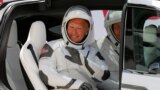 Спецэфир: SpaceX запустила астронавтов на орбиту