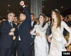 Премьер-министр Чечни Рамзан Кадыров празднует 30-летие за день до убийства Анны Политковской, 6 октября 2006