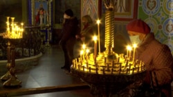 Amidst Rising Death Rates, Some Ukrainian Churches Proselytize For COVID-19 Vaccinations