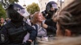 Задержание активистки Дарьи Сосновой в ходе митинга в поддержку незарегистрированных кандидатов в депутаты Мосгордумы, 2019 год