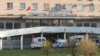 В "нековидной" больнице Петербурга 44 пациента и 34 сотрудника заболели коронавирусом. Врачи тайком просят у волонтеров средства защиты