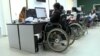 Бариста, который не слышит, и оператор кол-центра в коляске. Как находят работу люди с инвалидностью?