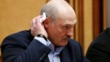 Лукашенко утверждает, что в Беларуси "ни один человек не умер от коронавируса"