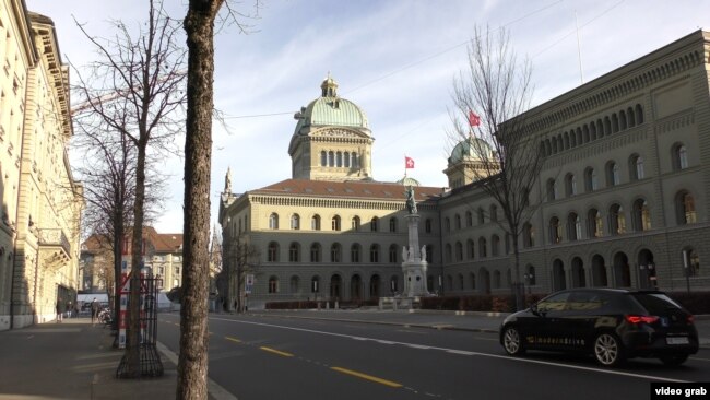 Здание швейцарского парламента в Берне