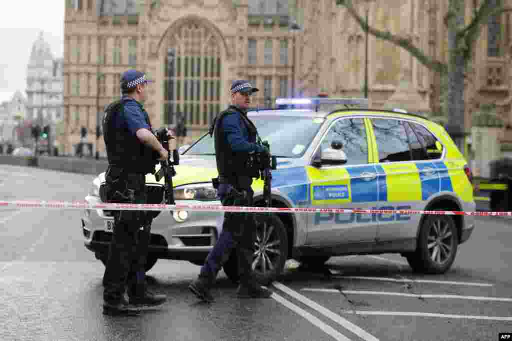 Вооруженная полиция в центре Лондона