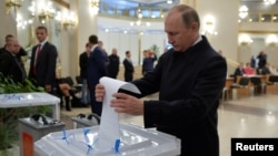Владимир Путин на парламентских выбороах, Москва, 18 сентября 2016