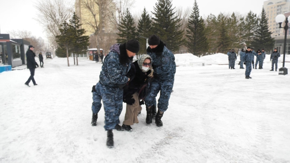 Диван после умершего человека