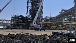 Разрушенная установка на нефтеперерабатывающем заводе в Саудовской Аравии, 20 сентября 2019 года.