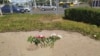 Цветы на месте гибели протестующего в Минске