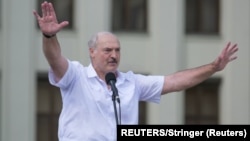 Александр Лукашенко на площади Независимости, 16 августа 2020 года