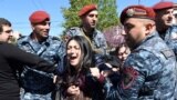 Массовые протесты в Армении: люди вышли на улицы из-за того, что экс-президент хочет остаться во власти