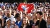 Сопернице Лукашенко не дали провести митинг в Минске, но тысячи людей все равно пришли на встречу с ней, а потом устроили шествие