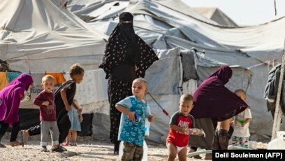 Россиянки попросили Путина вывезти их из лагерей для членов семей бойцов  ИГИЛ