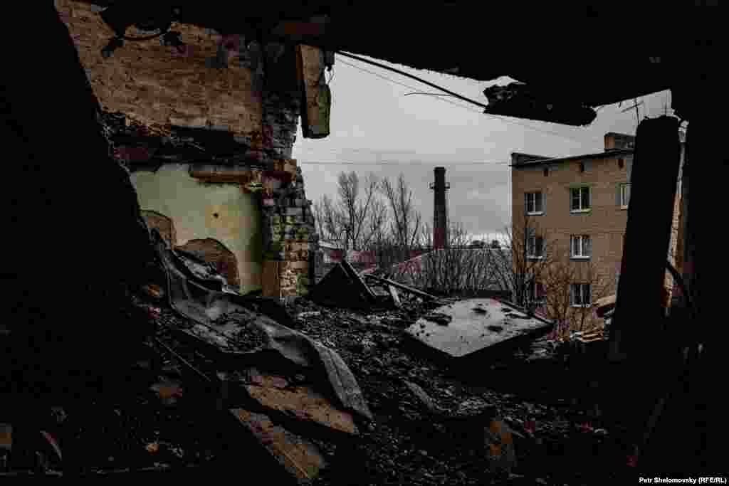 Поврежденные дома в Дебальцево