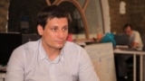 День с Дмитрием Гудковым: как ведет кампанию единственный оппозиционный депутат прошлой Госдумы