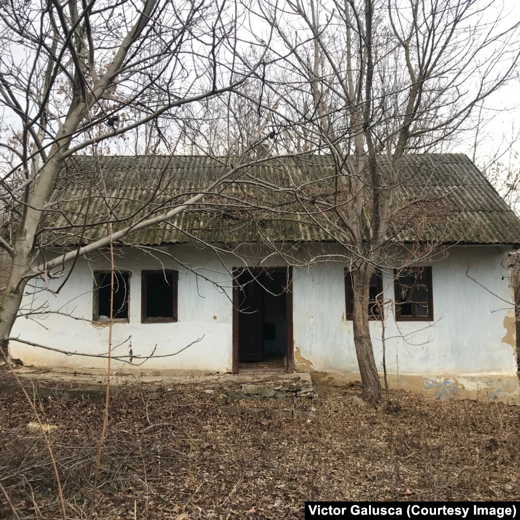 Жизнь глазами сельского фотографа. На чердаке заброшенного дома в Молдове  обнаружили тысячи фотографий советского периода