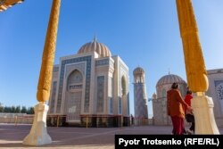 Мавзолей Ислама Каримова. Самарканд, Узбекистан, 29 ноября 2019 года.