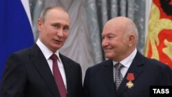 Лужков с Владимиром Путиным