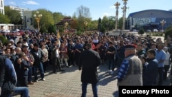 Митинг против назначения мэром Элисты Дмитрия Трапезникова