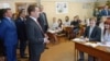 Медведев выделил 14,5 млрд рублей на повышение зарплат бюджетникам