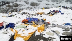 Базовый лагерь альпинистов на Эвересте, где лавина после землетрясения убила 17 человек 