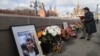 Мемориал на месте гибели Немцова разобрали в годовщину убийства