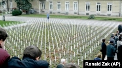 Мемориал, посвященный детям, погибшим в клинике Ам Шпигельгрунд в Вене, Австрия