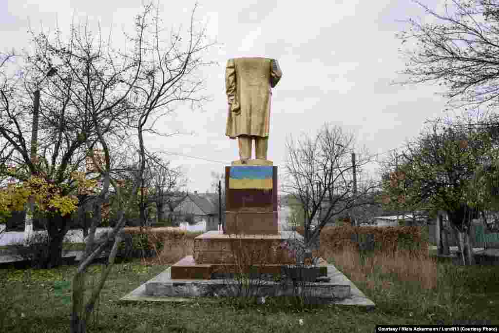 В селе Шабо Одесской области Ленина обезглавили