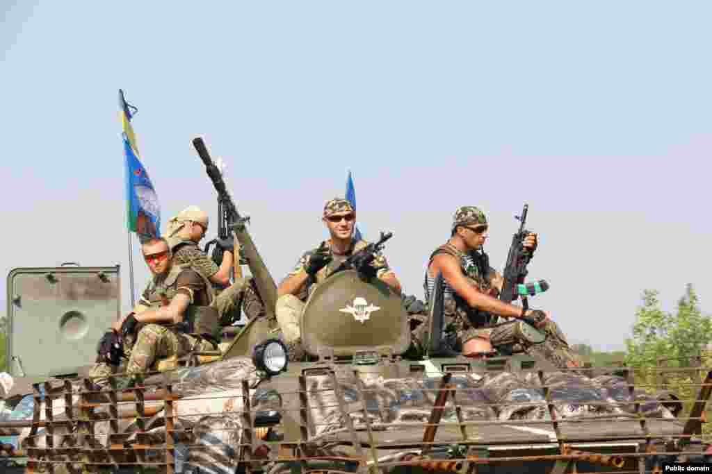 Украинские солдаты в ожидании нападения.