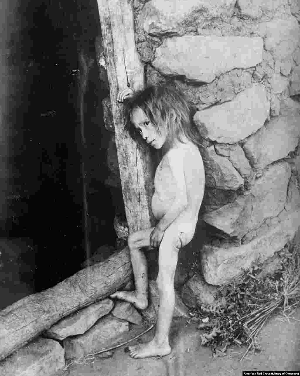 Семилетняя девочка в Самарской области, 1921 год