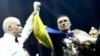 Победу Усика в Украине встретили овациями и критикой