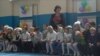 Уроки с переменами на убежище: в прифронтовых школах в Донбассе отметили 1 сентября 