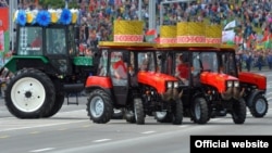 Парад тракторов в Минске. 3 июля 2017 года