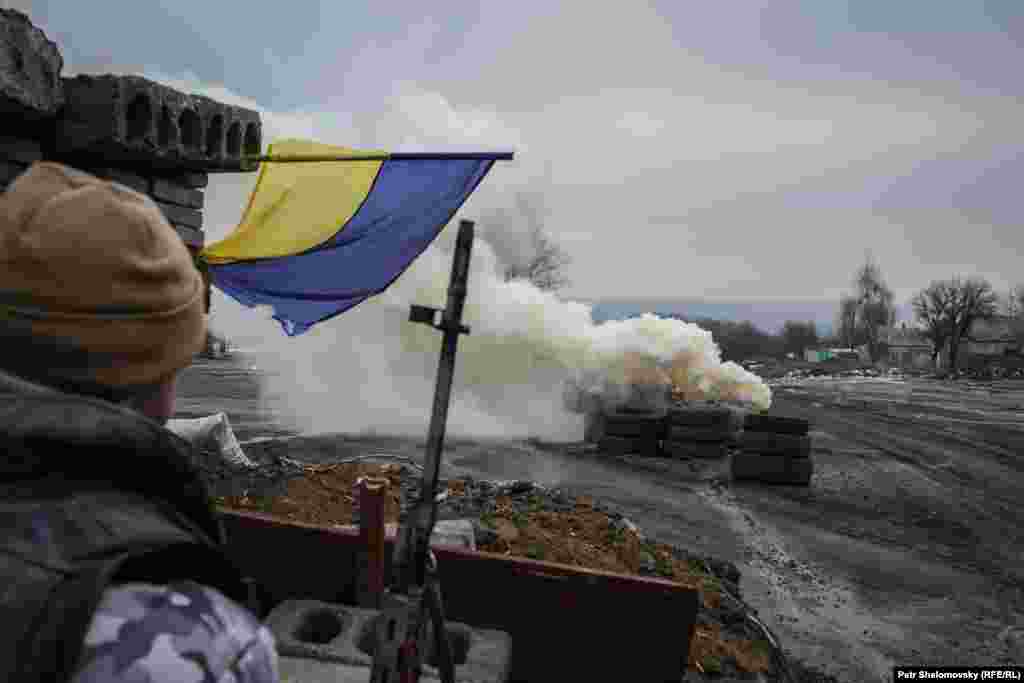 Солдаты украинской армии на блокпосту в Дебальцево, Донецкая область Украины. 3 февраля 2015