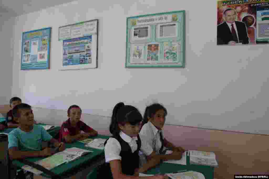 На уроке английского языка в школе села Тастагызак. Ташкентская обасть