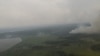 Жители Иркутской области обвинили в поджоге леса чиновников – их сняли на видео с канистрами бензина. В администрации обвинения отрицают