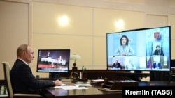 Владимир Путин в Ново-Огареве проводит совещание с руководством ЦИК и членами рабочей группы по подготовке предложений о внесении поправок в Конституцию