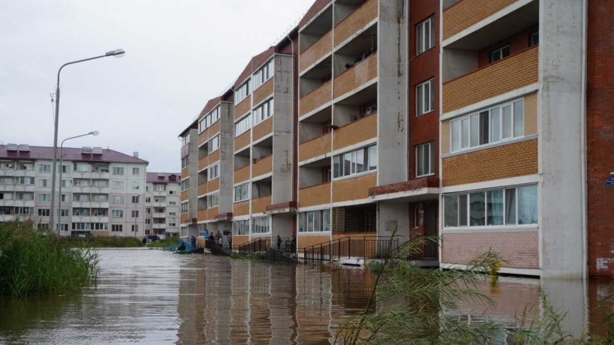 Большая часть Уссурийска затоплена из-за тайфуна и прорыва дамбы