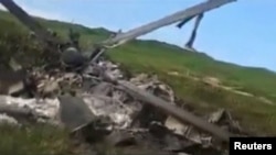 Обломки вертолета Ми-24, сбитого над Нагорным Карабахом