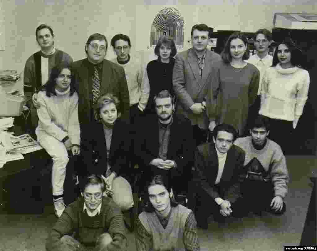 Коллективный снимок&nbsp;редакции &quot;Белорусской Деловой Газеты&quot;, где&nbsp;Павел Шеремет был&nbsp;редактором, 1997 год