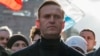 "Единственный, кто способен сломать кремлевскую стратегию думских выборов". Почему Навального могут задержать в России