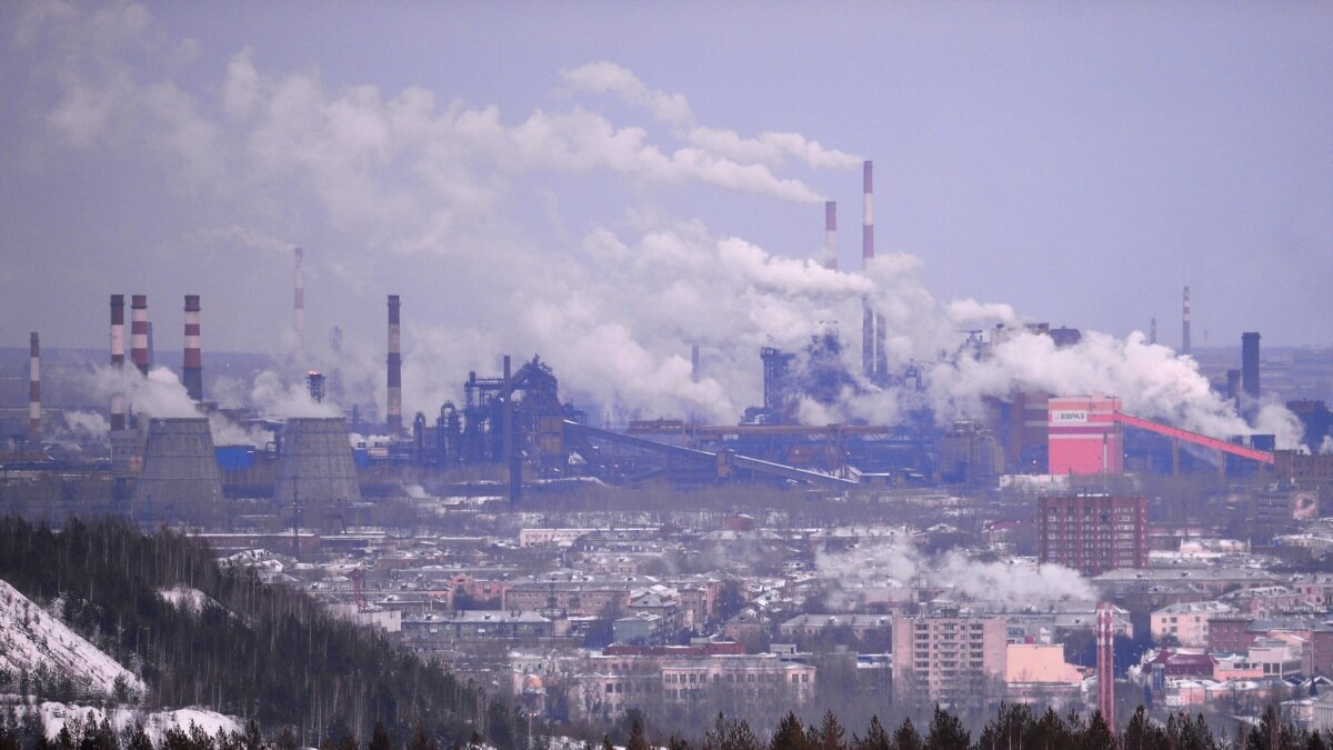 Уральские города заводы. Заводы города Нижний Тагил. Нижний Тагил промзона. Нижний Тагил выбросы. Нижний Тагил экология.